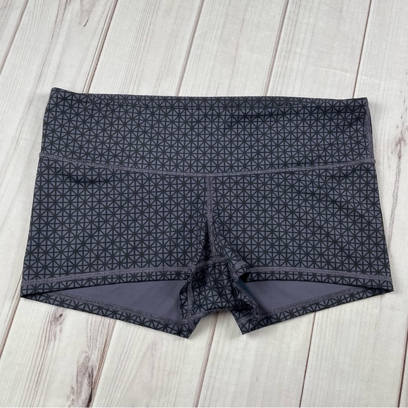 lululemon athletica Pants - Lululemon Boogie Micro Shorts Women’s 10 Diamond Geometric Print Baddie Low Rise